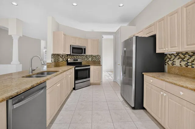 Residence photo 12