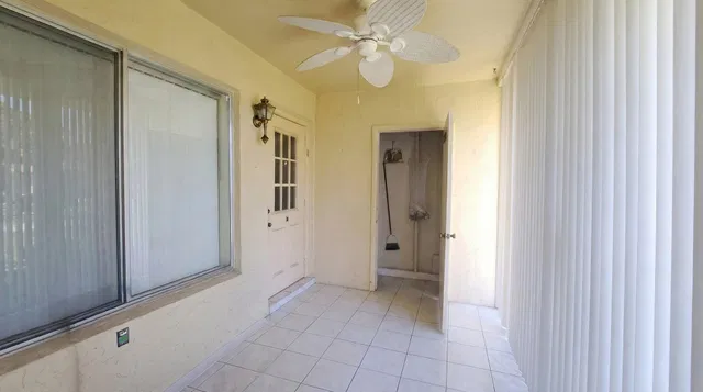 Unit B-2 photo 3