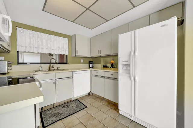  Residence photo 5