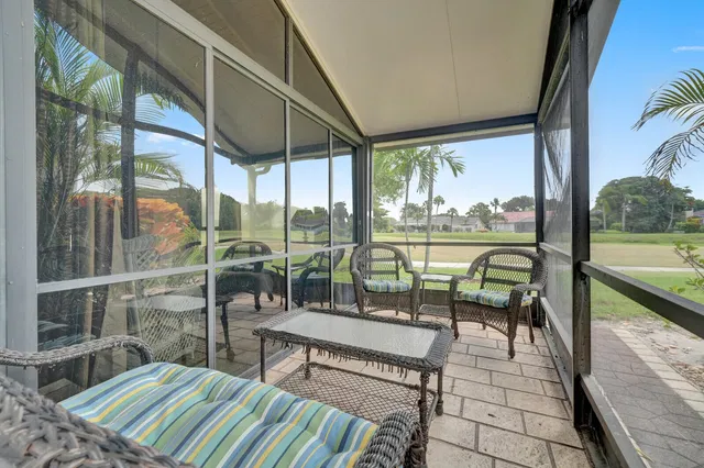  Residence photo 9