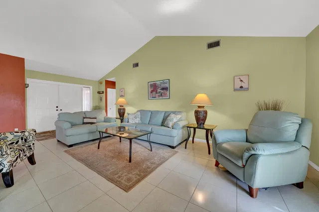  Residence photo 25