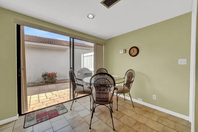  Residence photo 30