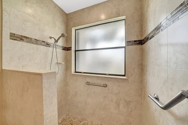 Residence photo 35