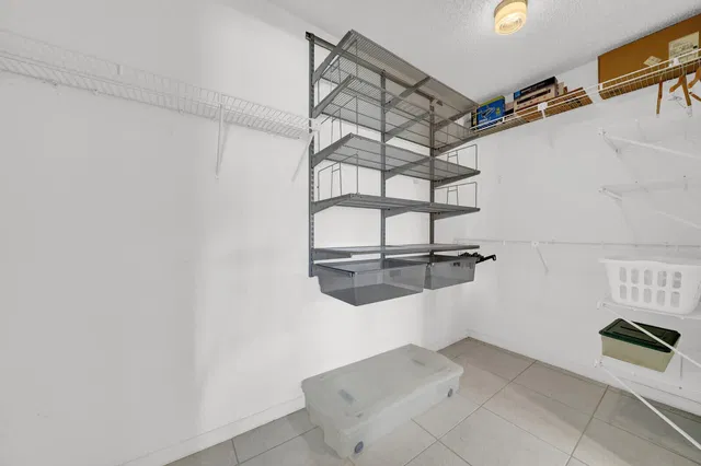  Residence photo 36