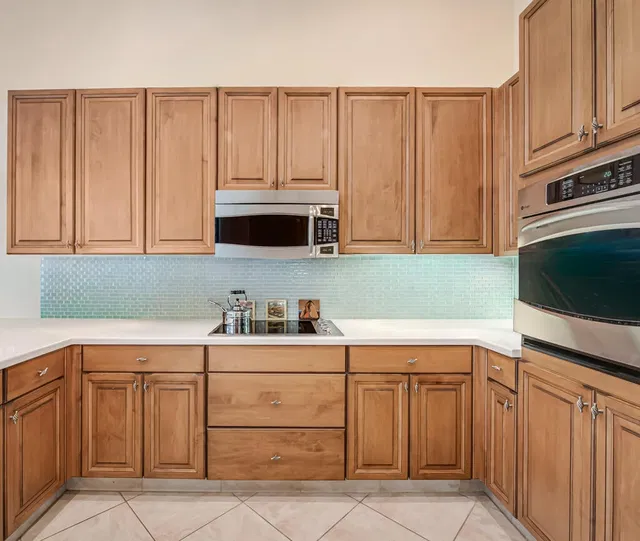 Residence photo 17
