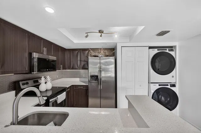  Unit 1504 photo 11