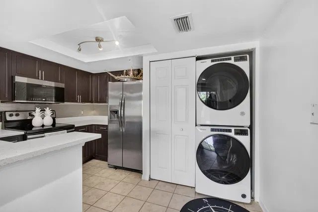 Unit 1504 photo 12