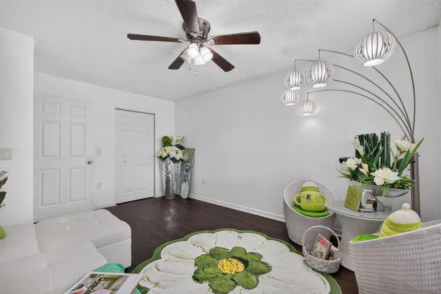  Unit 1504 photo 17