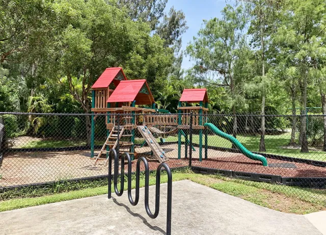  Unit 1504 photo 31