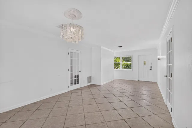 Residence photo 12