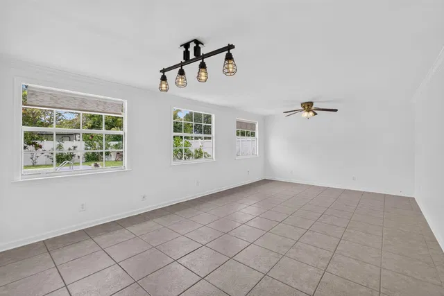 Residence photo 18