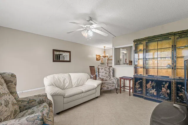  Unit 175 photo 6