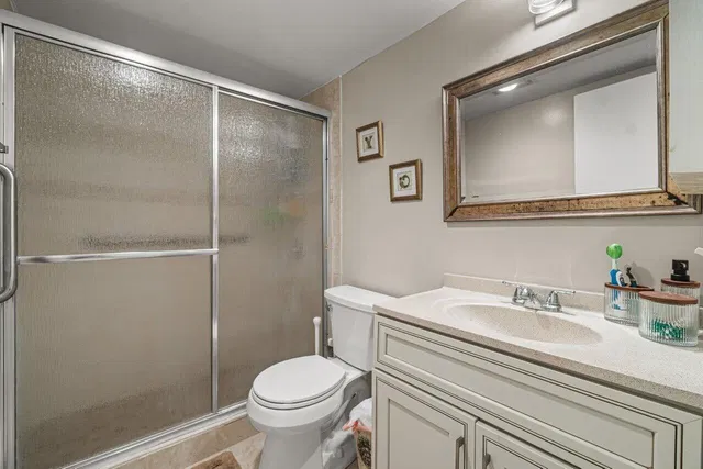  Unit 175 photo 10