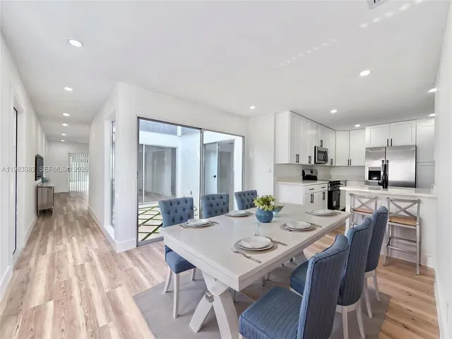 Residence photo 2