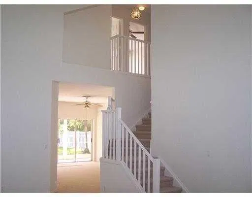 Residence photo 3