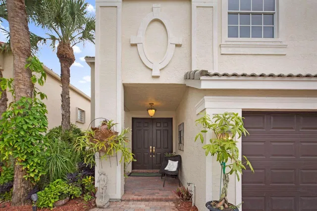 Residence photo 3