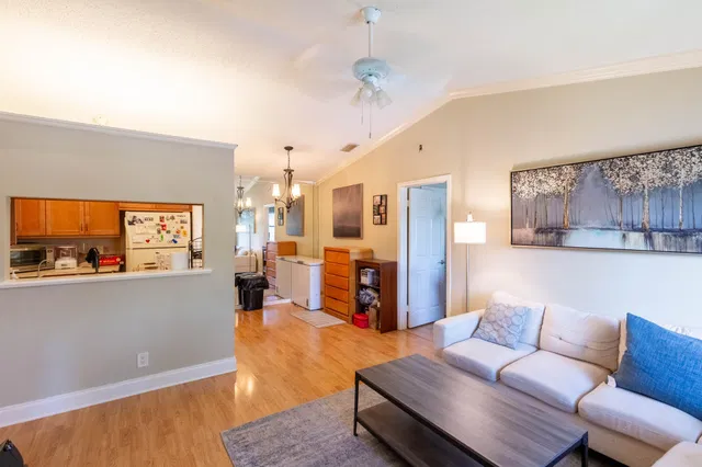 Unit 204 photo 2