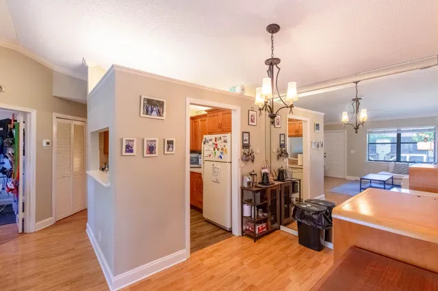 Unit 204 photo 4