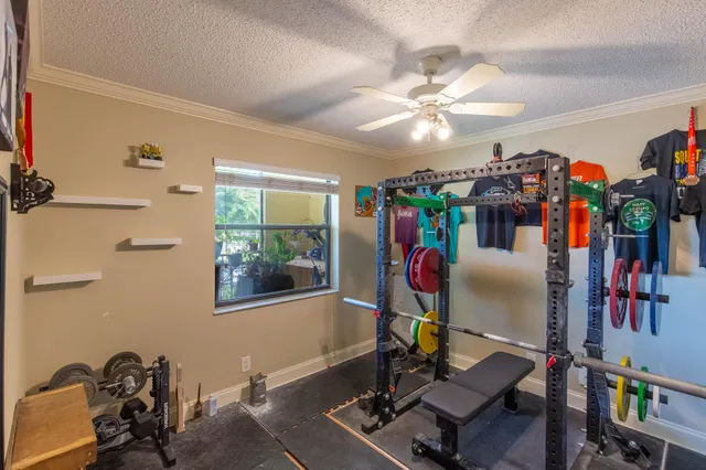 Unit 204 photo 8