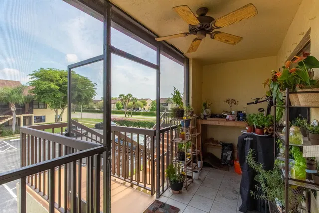 Unit 204 photo 14