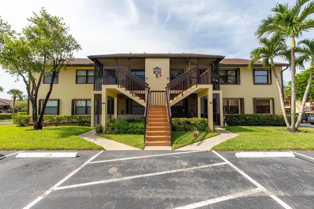Unit 204 photo 15