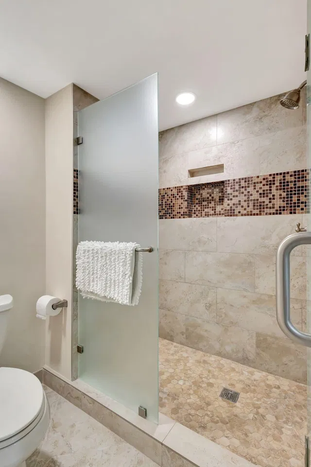 Unit 403 O photo 35