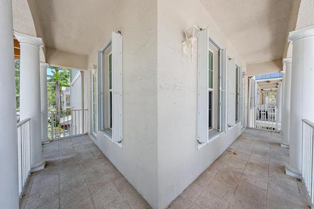 Residence photo 16