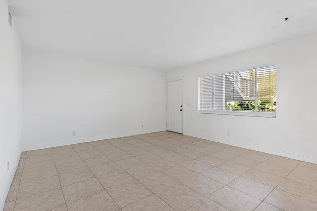 Unit Apt 107 photo 7