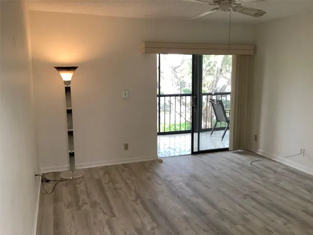 Unit 246 photo 11