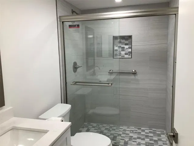 Unit 246 photo 12