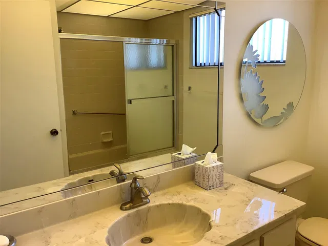Unit 246 photo 15