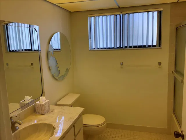 Unit 246 photo 16