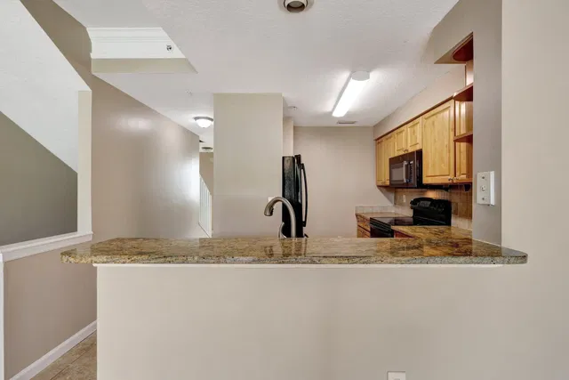 Unit 1508 photo 11