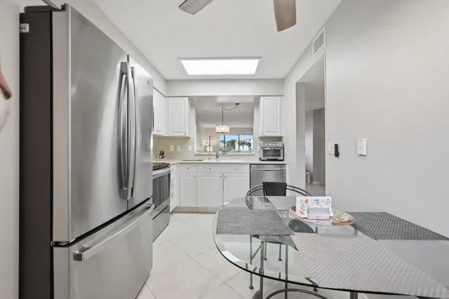 Unit 108 photo 11