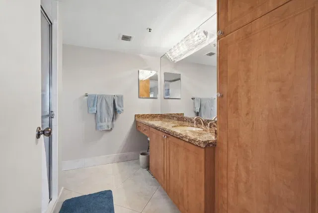 Unit 108 photo 22