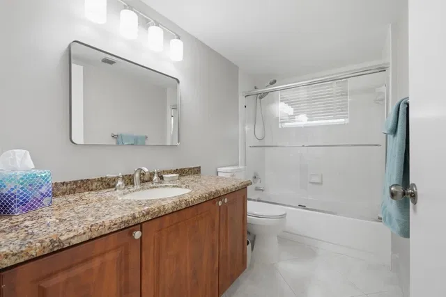 Unit 108 photo 24