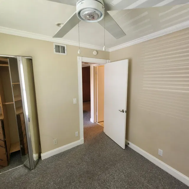 Unit 206 photo 8