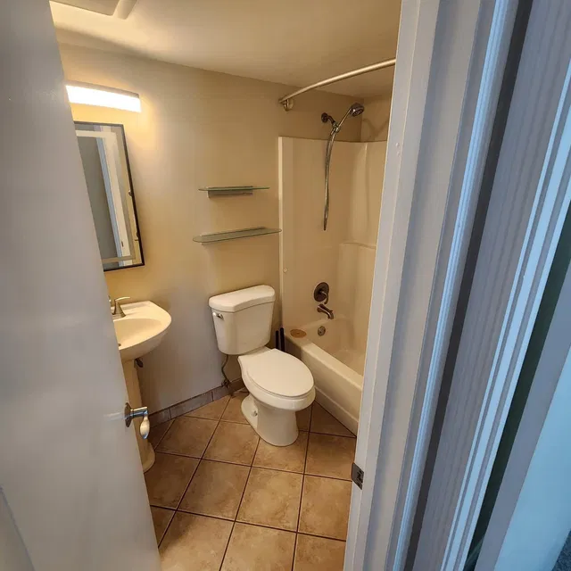 Unit 206 photo 9