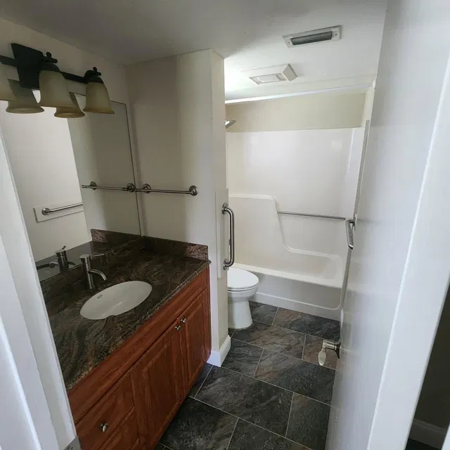 Unit 206 photo 10