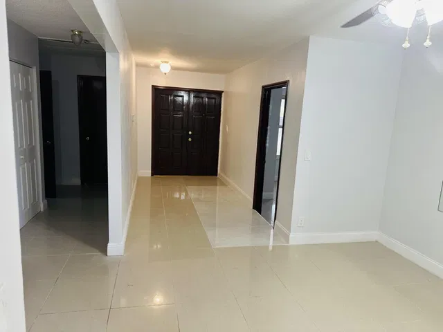 Residence photo 3