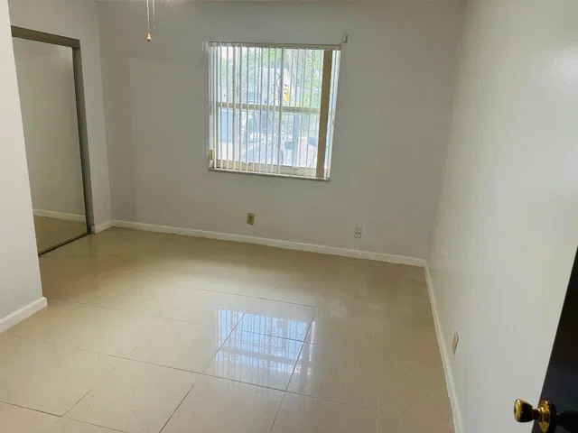 Residence photo 4
