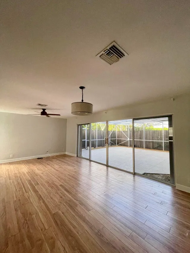 Residence photo 6