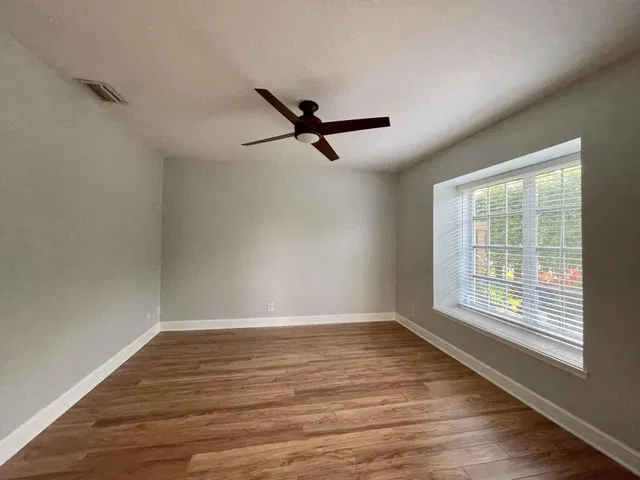 Residence photo 12