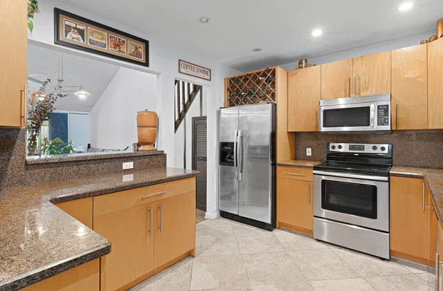 Unit 2757 photo 3