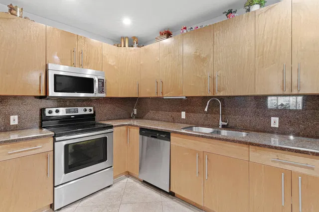 Unit 2757 photo 5