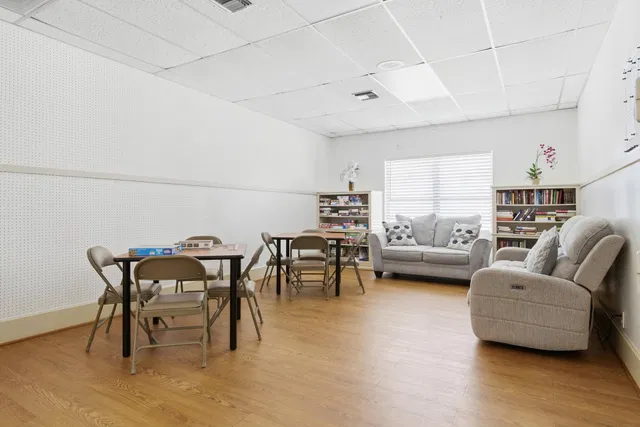 Unit C photo 29
