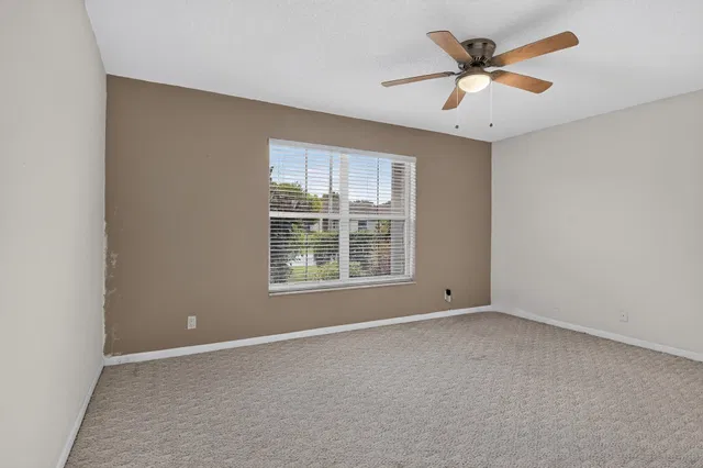 Residence photo 6