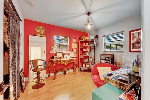 Residence photo 12