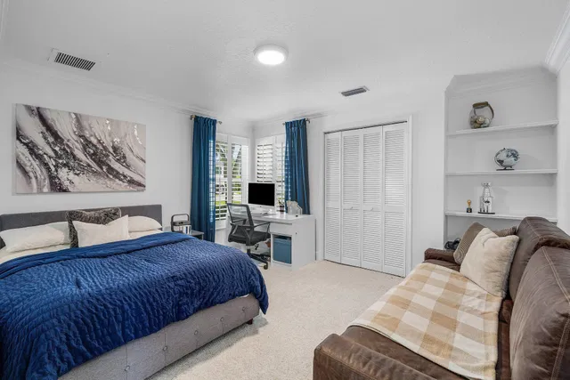 Residence photo 30