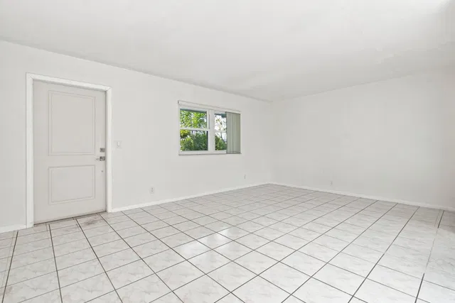 Unit f photo 8